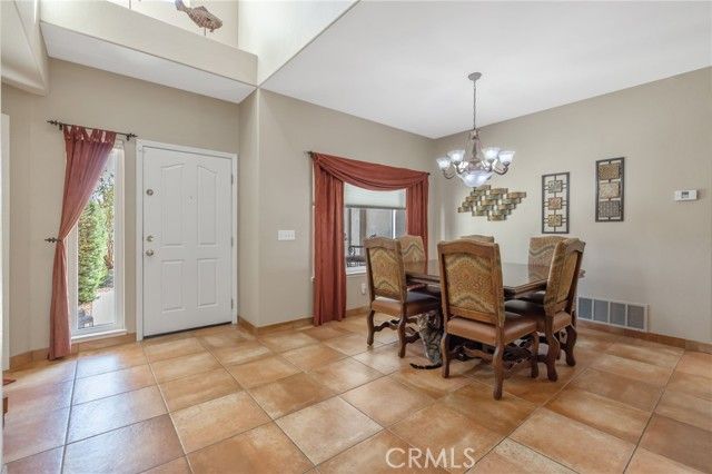 6030 W Country Court, Visalia, CA 93277