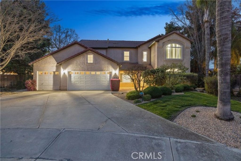 6030 W Country Court, Visalia, CA 93277