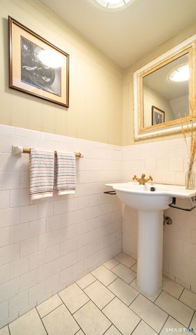 185 Broadway Street, Norwich, CT 06360