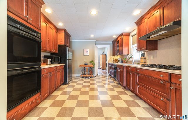 185 Broadway Street, Norwich, CT 06360