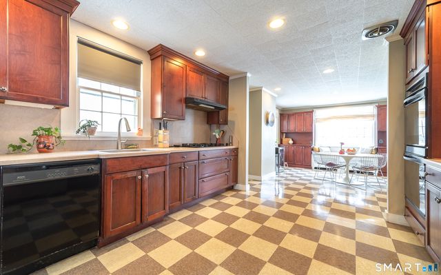 185 Broadway Street, Norwich, CT 06360