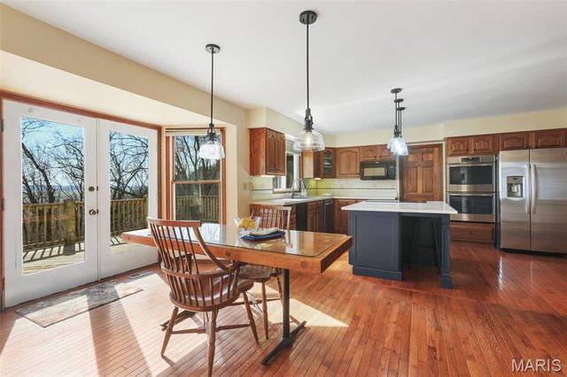 6 River Bluff Court, Augusta, MO 63332