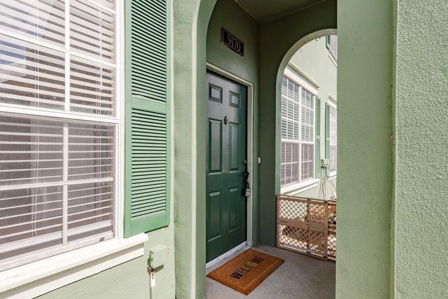 9170 LAKE CHASE ISLAND WAY 9170, Tampa, FL 33626