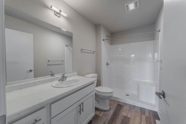 1076 W 20TH AVENUE, Oshkosh, WI 54902