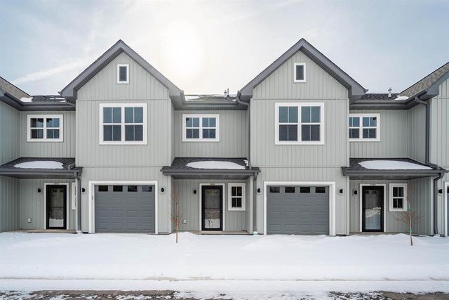 1076 W 20TH AVENUE, Oshkosh, WI 54902