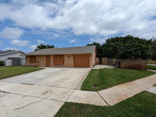 4874 Poseidon Place, Lake Worth, FL 33463