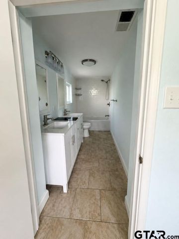 983 E Main Street, Van, TX 75790