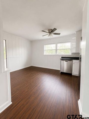 983 E Main Street, Van, TX 75790