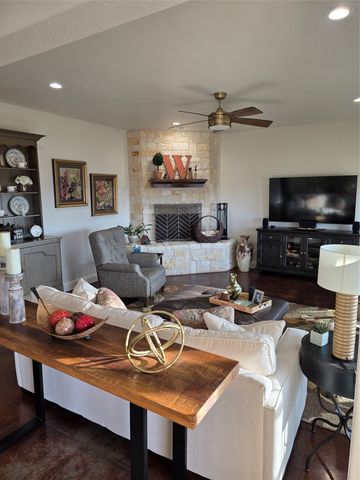 8928 County Road 1232, Godley, TX 76044