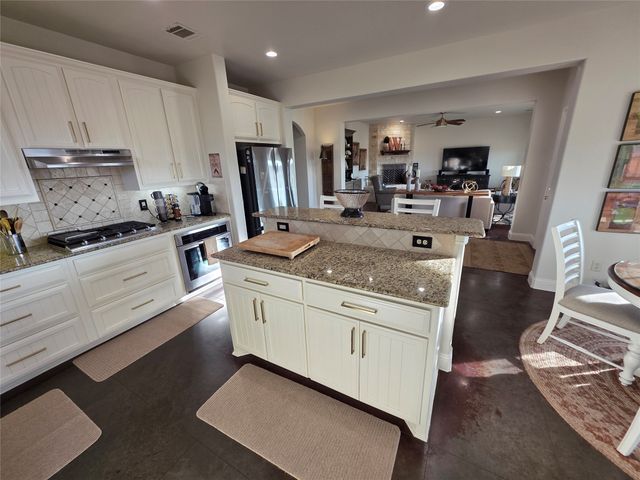 8928 County Road 1232, Godley, TX 76044