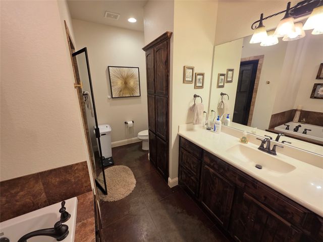 8928 County Road 1232, Godley, TX 76044