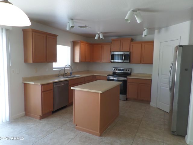 3901 E MORENCI Road, San Tan Valley, AZ 85143