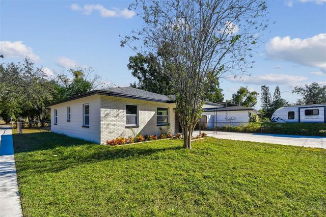8325 N ORANGEVIEW AVENUE, Tampa, FL 33617