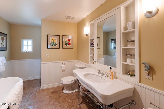 8500 N GOLF Drive, Paradise Valley, AZ 85253