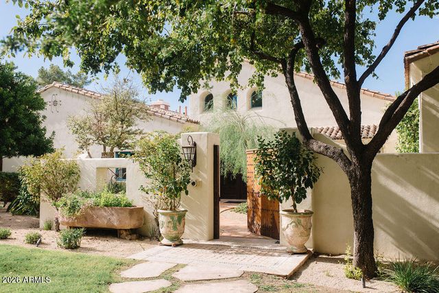 8500 N GOLF Drive, Paradise Valley, AZ 85253