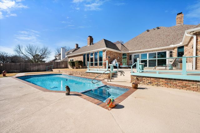 5211 Vicksburg Drive, Arlington, TX 76017