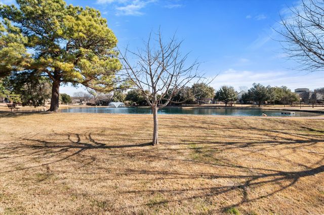 5211 Vicksburg Drive, Arlington, TX 76017