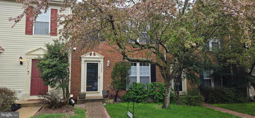 45689 PADDINGTON STATION, Sterling, VA 20166