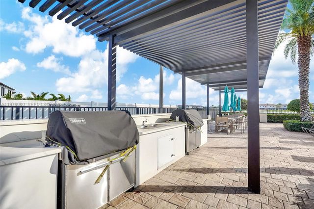 3321 W 105th Pl, Hialeah, FL 33018