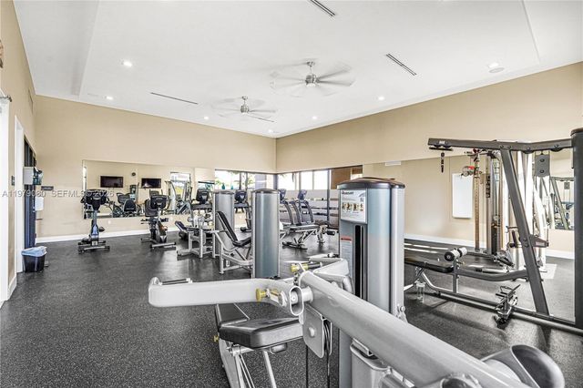 3321 W 105th Pl, Hialeah, FL 33018