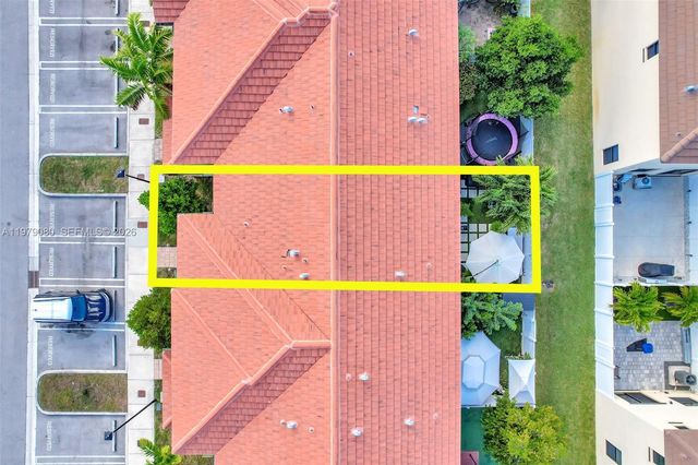 3321 W 105th Pl, Hialeah, FL 33018