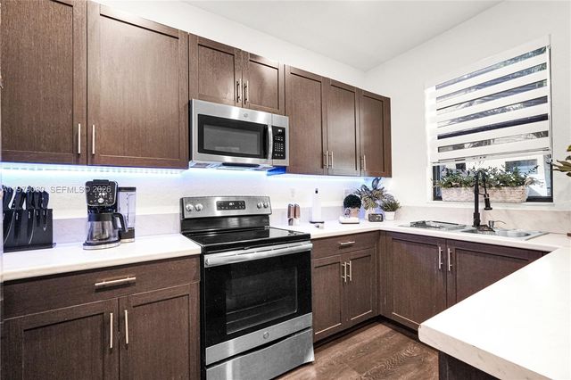 3321 W 105th Pl, Hialeah, FL 33018