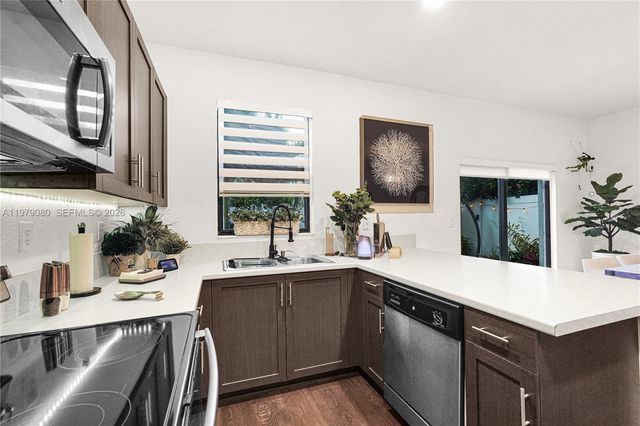 3321 W 105th Pl, Hialeah, FL 33018