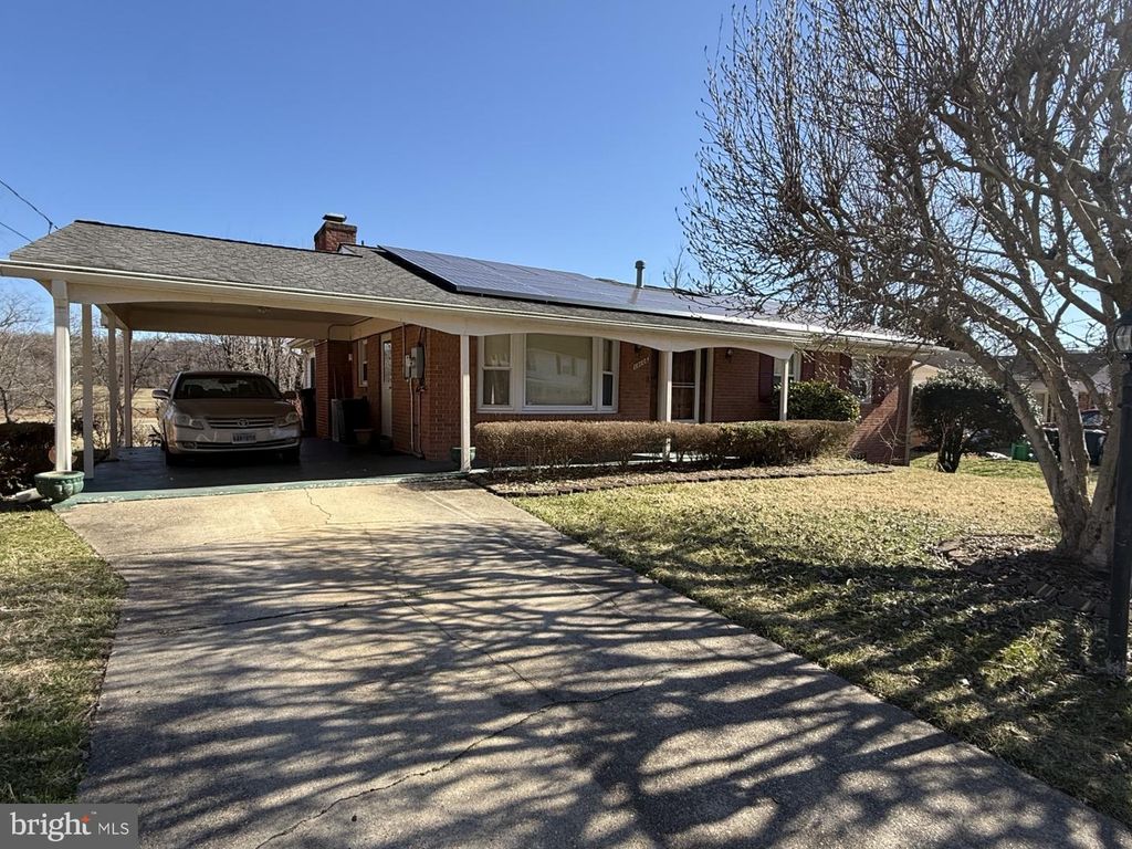 Image 1 of property listing at 10106 KATHLEEN DR, Fort Washington, MD 20744