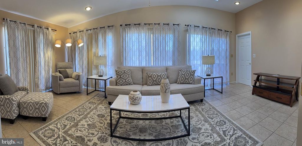 Image 10 of property listing at 10106 KATHLEEN DR, Fort Washington, MD 20744