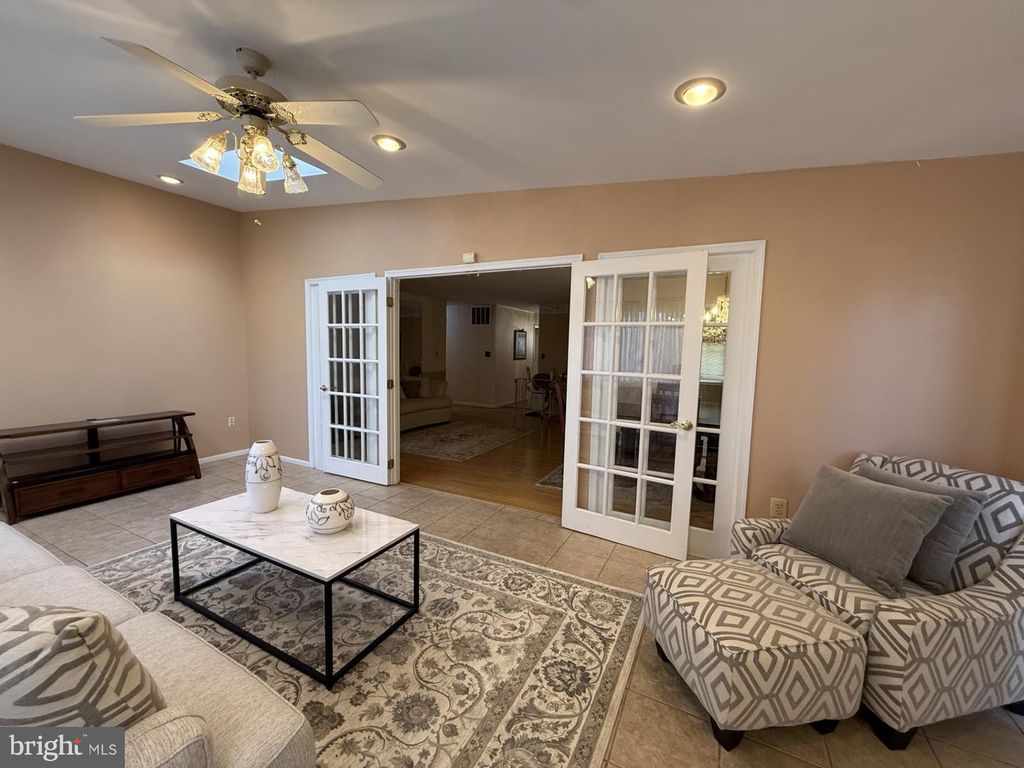 Image 11 of property listing at 10106 KATHLEEN DR, Fort Washington, MD 20744