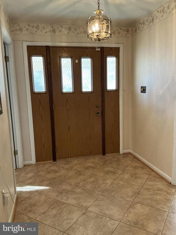 Image 2 of property listing at 10106 KATHLEEN DR, Fort Washington, MD 20744