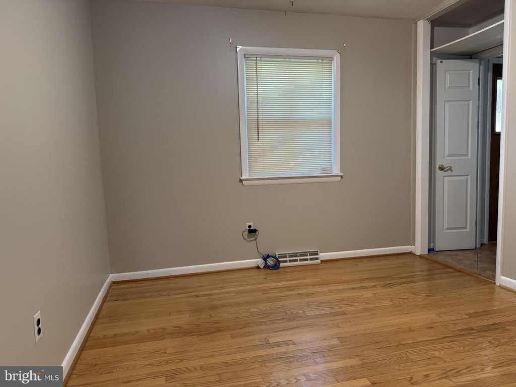 Image 26 of property listing at 10106 KATHLEEN DR, Fort Washington, MD 20744