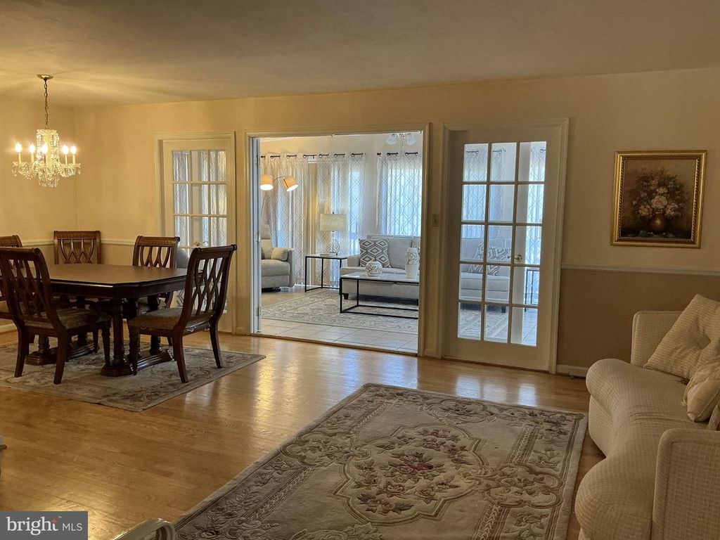 Image 3 of property listing at 10106 KATHLEEN DR, Fort Washington, MD 20744