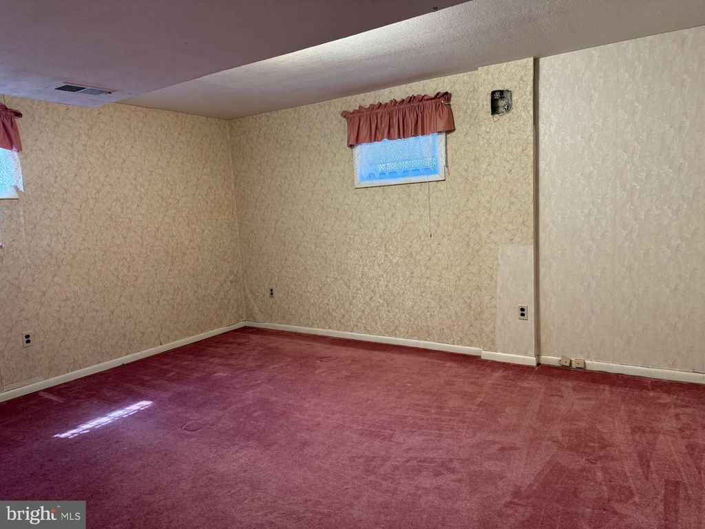 Image 34 of property listing at 10106 KATHLEEN DR, Fort Washington, MD 20744