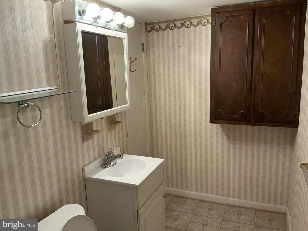 Image 36 of property listing at 10106 KATHLEEN DR, Fort Washington, MD 20744