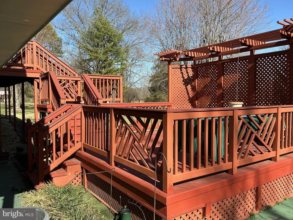 Image 41 of property listing at 10106 KATHLEEN DR, Fort Washington, MD 20744