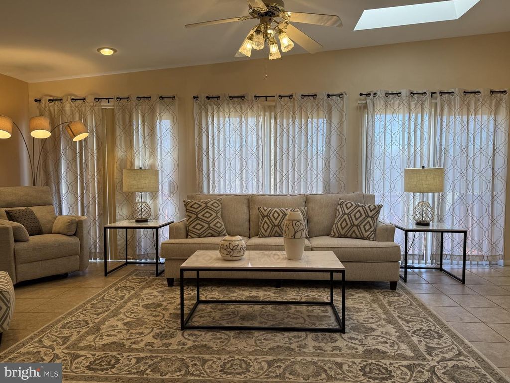 Image 8 of property listing at 10106 KATHLEEN DR, Fort Washington, MD 20744