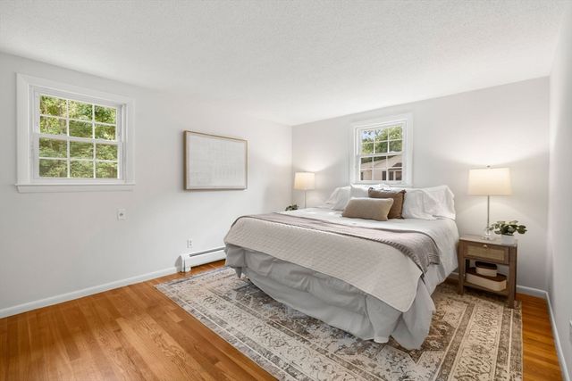 21 Freeport Dr, Burlington, MA 01803