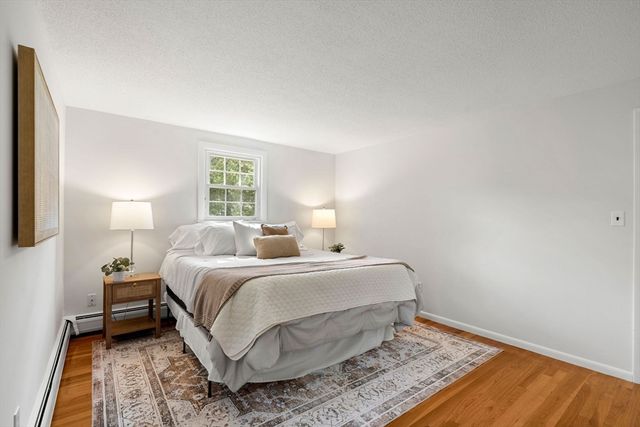 21 Freeport Dr, Burlington, MA 01803