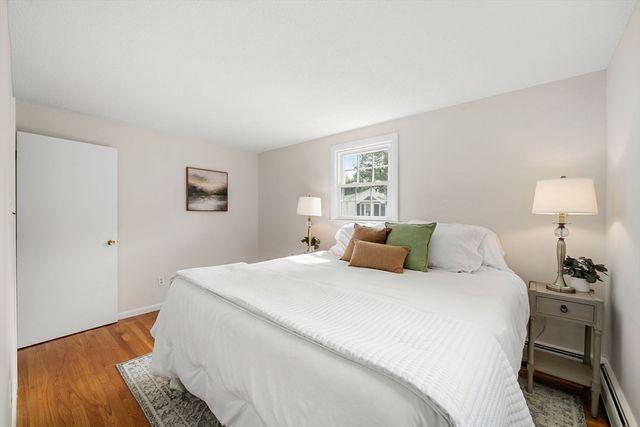 21 Freeport Dr, Burlington, MA 01803