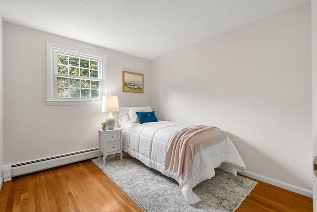 21 Freeport Dr, Burlington, MA 01803