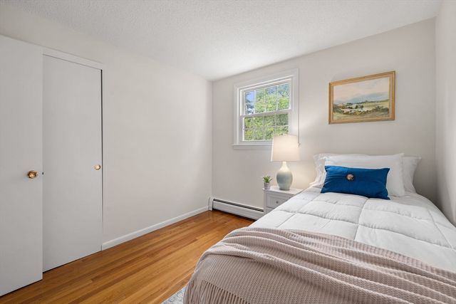 21 Freeport Dr, Burlington, MA 01803