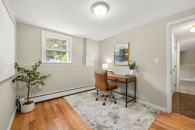 21 Freeport Dr, Burlington, MA 01803