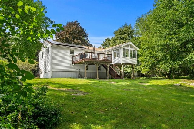 21 Freeport Dr, Burlington, MA 01803
