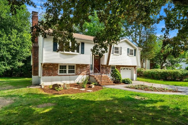21 Freeport Dr, Burlington, MA 01803