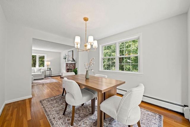 21 Freeport Dr, Burlington, MA 01803