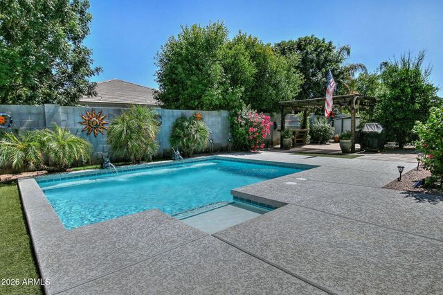 1000 W ANGUS Road, San Tan Valley, AZ 85143