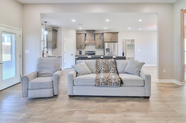 1501 S 30th Street, Paragould, AR 72450