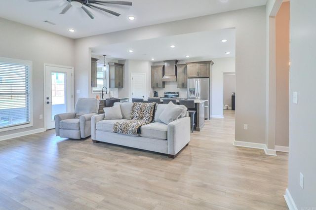 1501 S 30th Street, Paragould, AR 72450