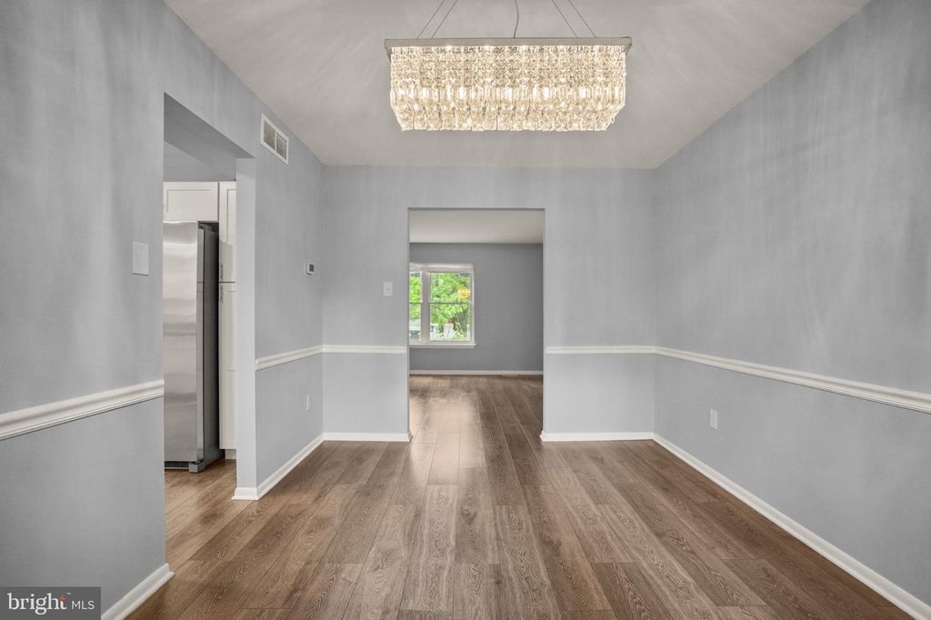 Image 15 of property listing at 10 IRON BOLT CT, Catonsville, MD 21228